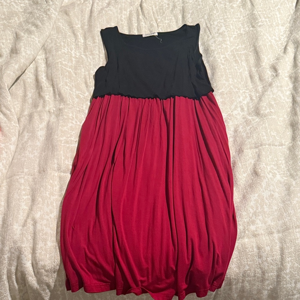 Women’s Two-Tone Black and Burgundy Sleeveless Maternity/Nursing Dress